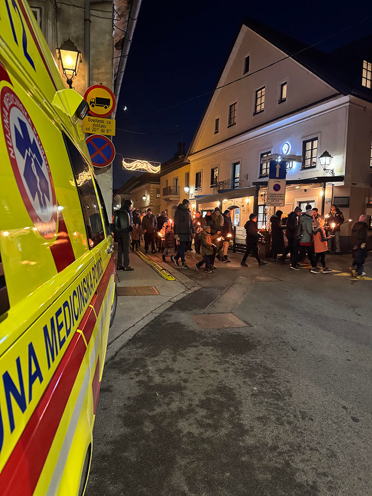 Dežurstvo pohod z baklami