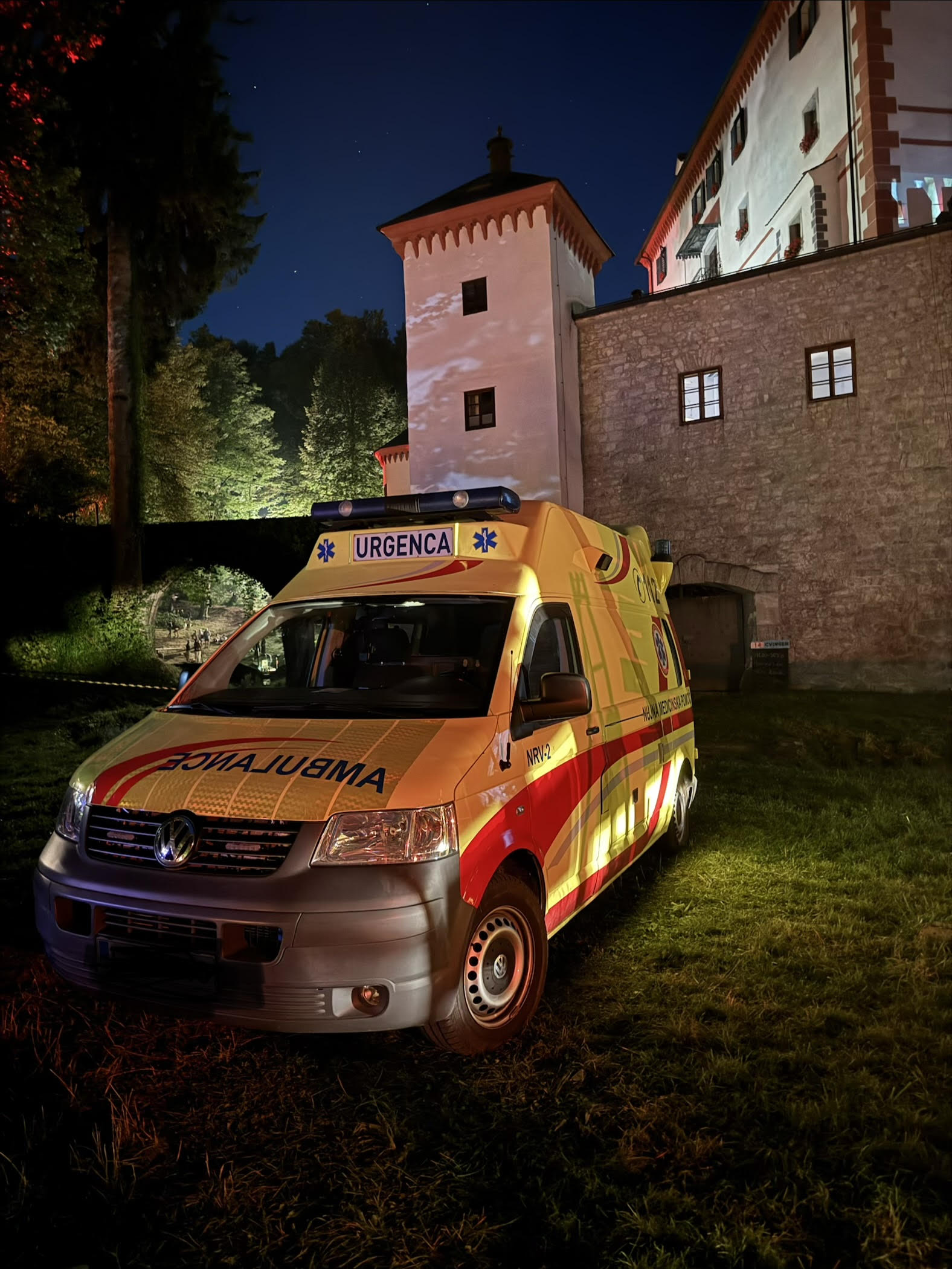 dežurstvo floting castle